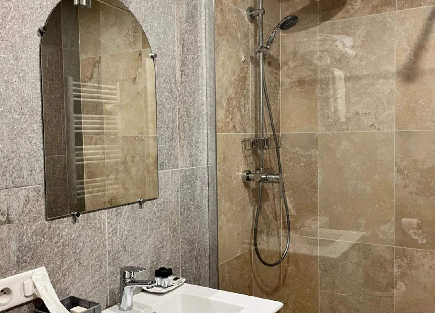 ***  Irin Hotel Antibes France