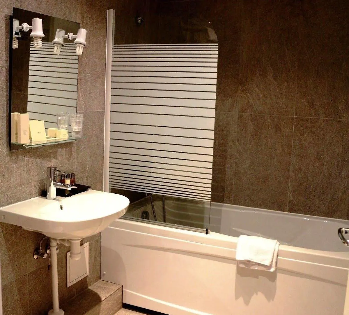 ***  Irin Hotel Antibes France